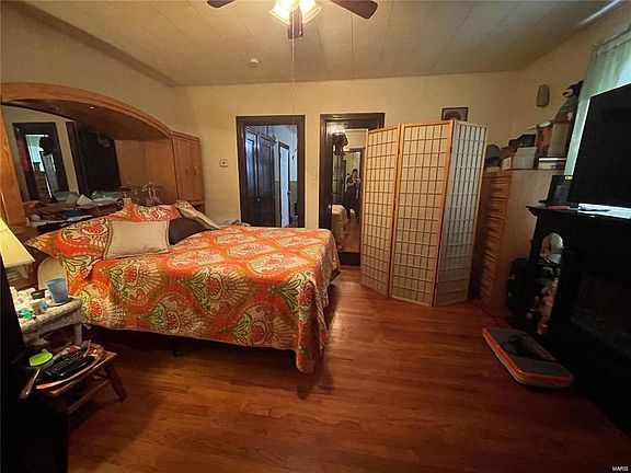 5th image of 3927 Dunnica Ave