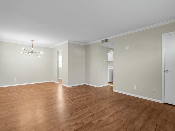 5th image of 608 Burbank Ct