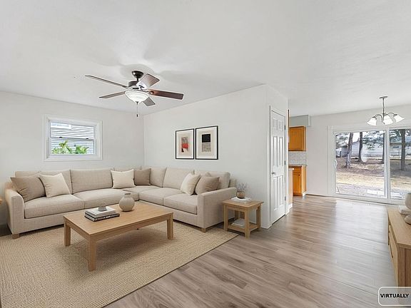 3rd image of 2627 Westwood Pl