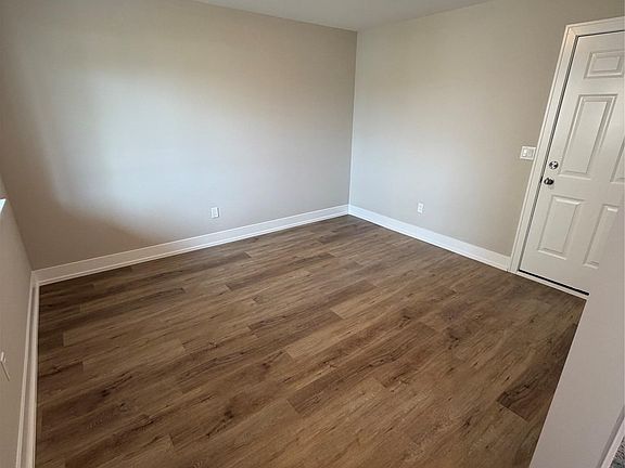 2nd image of 751 Canterbury Ln