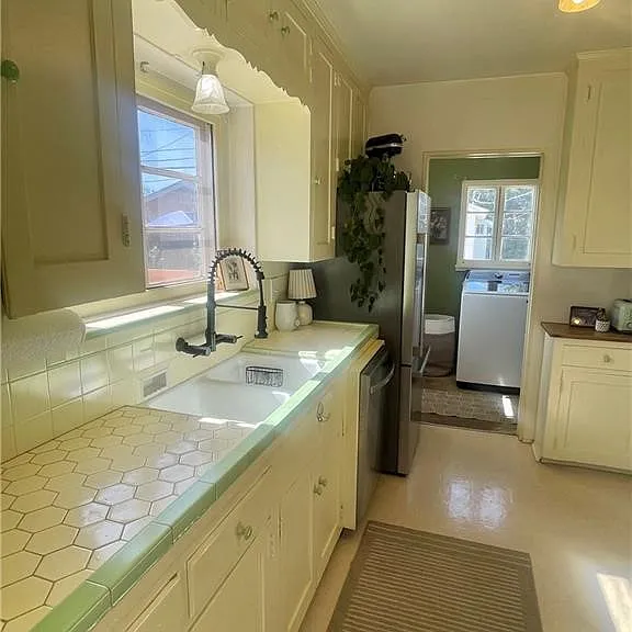 4586 Sunnyside Dr — Photo 16