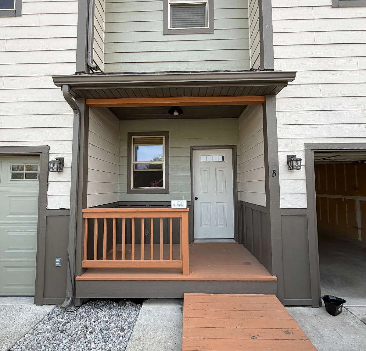 3 bed, 2.5 bath, $2,200 — Photo 1