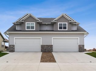 2415 Bluegrass St, Marion, IA 52302