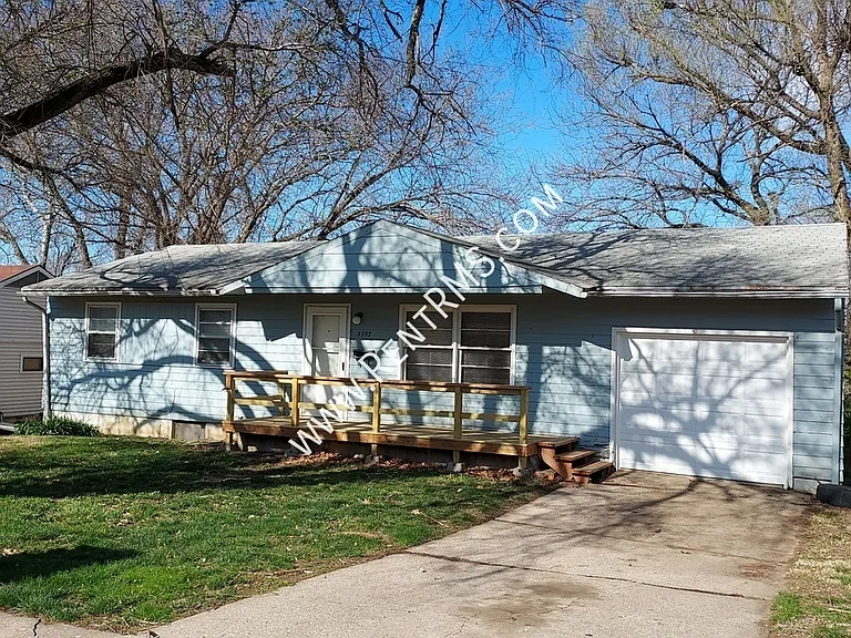 3757 SE Truman Ave — Photo 1