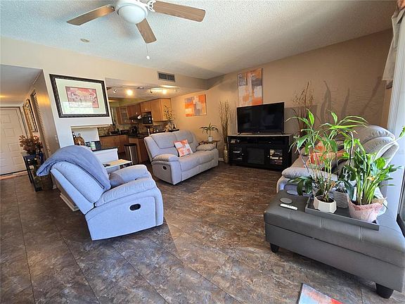 5th image of 6305 Newtown Cir #5B4