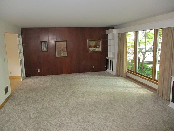 4th image of 1543 Lafayette St