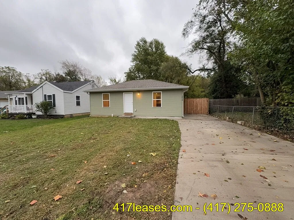 2 bed, 768 sqft, $1,100 — Photo 1