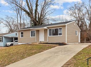 10037 Green Valley Dr, Saint Louis, MO 63136