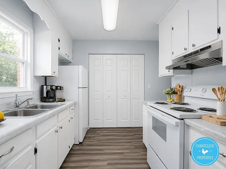 823 E Lafayette St — Photo 1