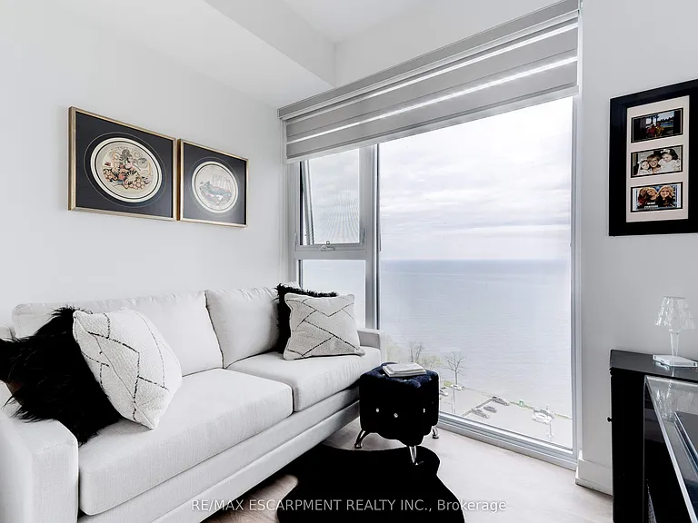 370 Martha St #1707 — Photo 21
