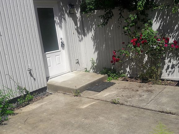 2nd image of 1805 12th Ave W APT B