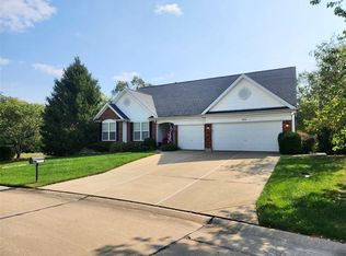8050 Knights Crossing Dr, O'Fallon, MO 63368