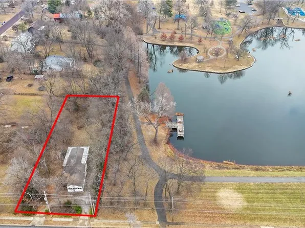 7710 W 87th St, Overland Park, KS 66212