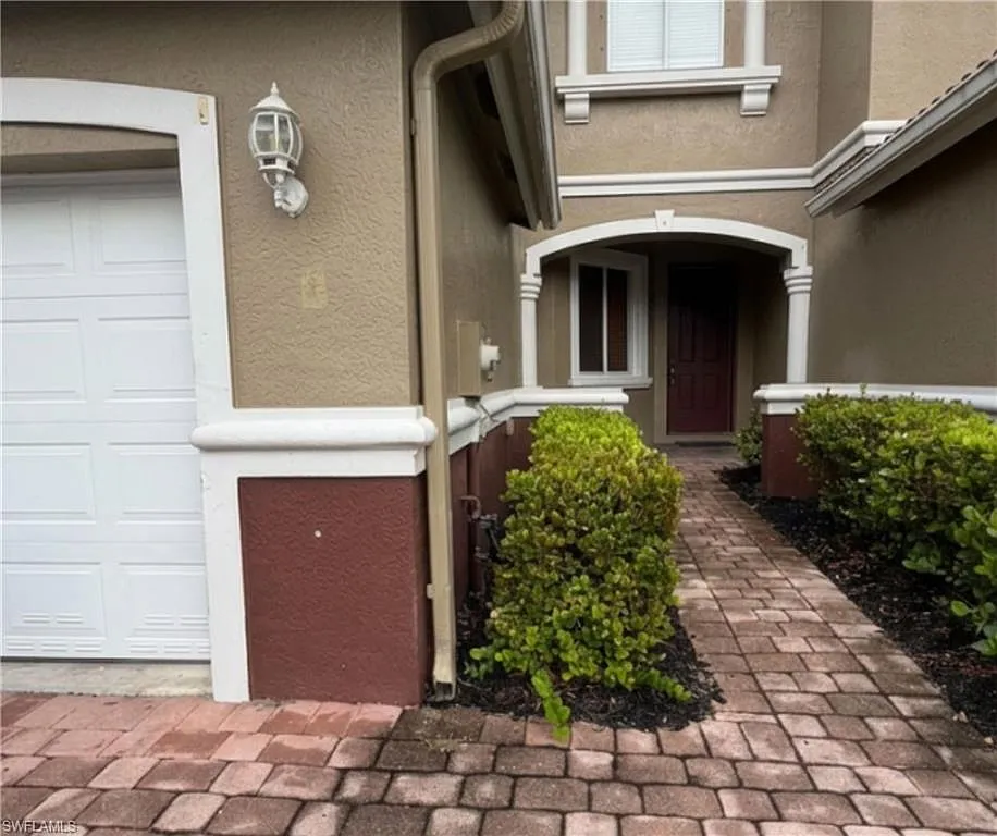 3 bed, 2.5 bath, 1707 sqft, $2,195 — Photo 1