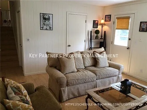 2147 E 152nd St — Photo 17