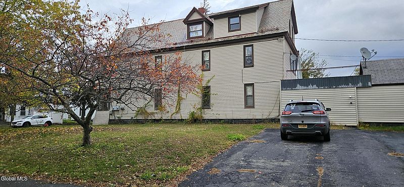 3rd image of 1235 First Avenue