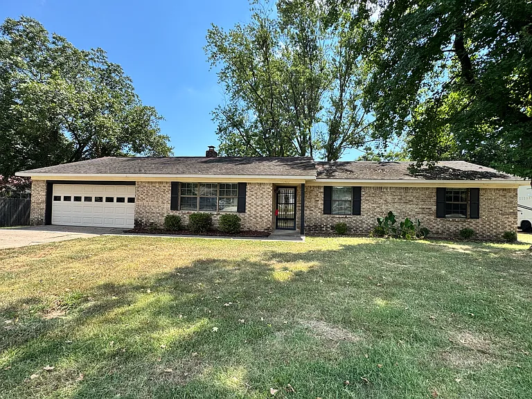 Spacious 3 bedroom, 2 bath home