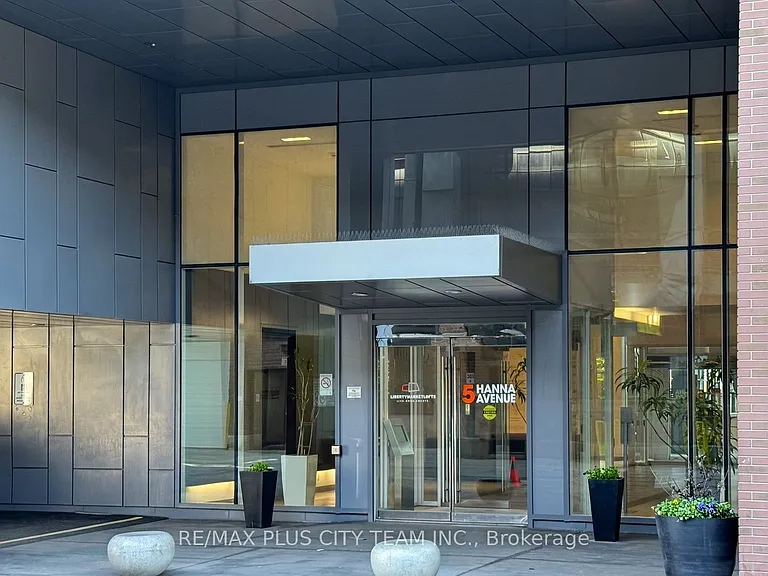 5 Hanna Ave #434 — Photo 2