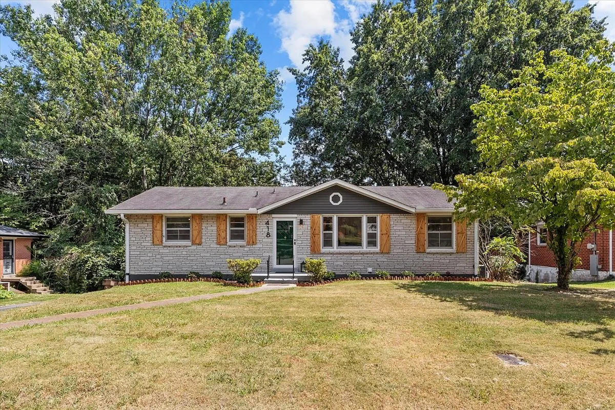 4 bed, 2.5 bath, 1633 sqft, $1,000 — Photo 1