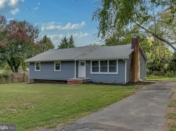 51 Mockingbird Ln, Shepherdstown, WV 25443