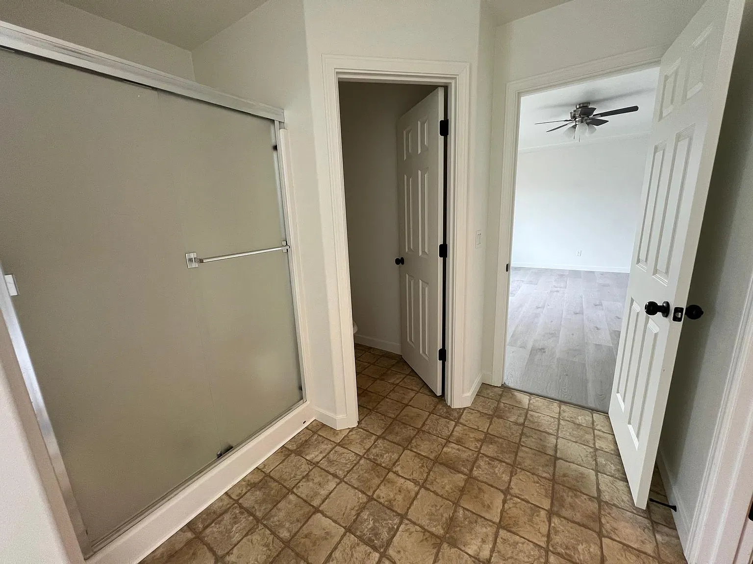 3 bed, 2.5 bath, 2195 sqft, $2,800 — Photo 4