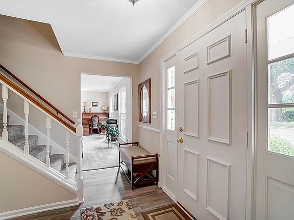 5th image of 1190 Evansdale Ave