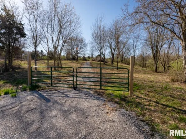 9951 Decatur Rd, Marion, IL 62959