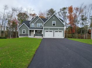 27 Wildwood Rd, Pelham, NH 03076