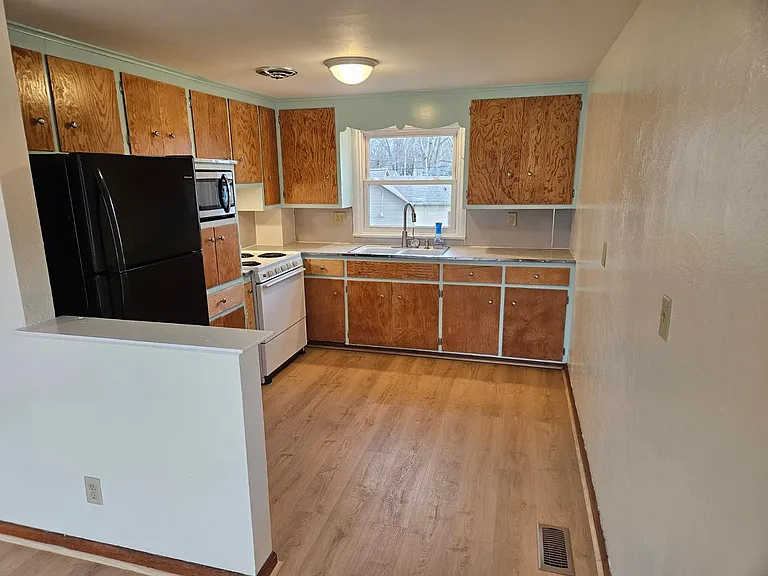 727 Dayton Ave — Photo 5
