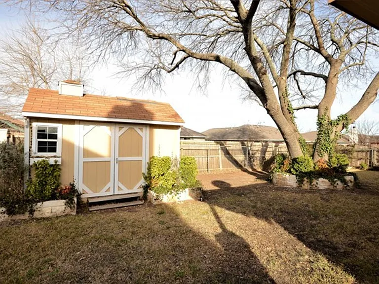 2503 Lain Dr — Photo 20