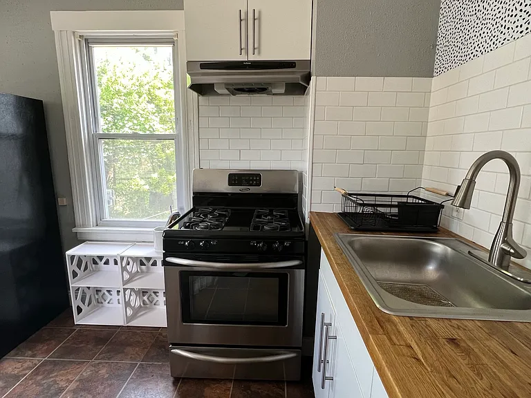 1155 S Plymouth Ave — Photo 19