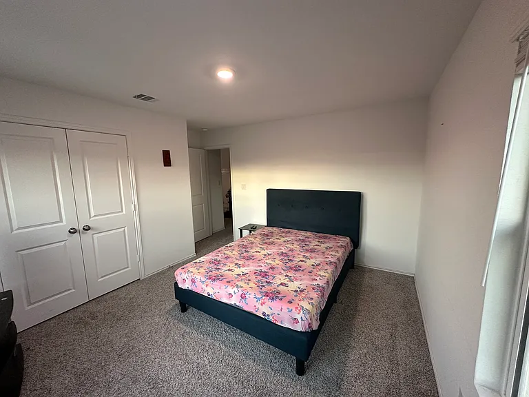Upstairs bedroom 4