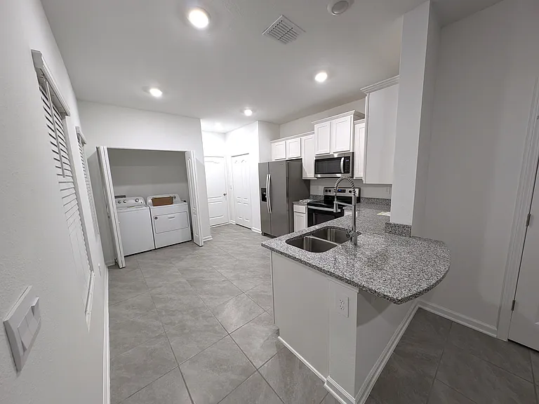 100 Vero Dr — Photo 5