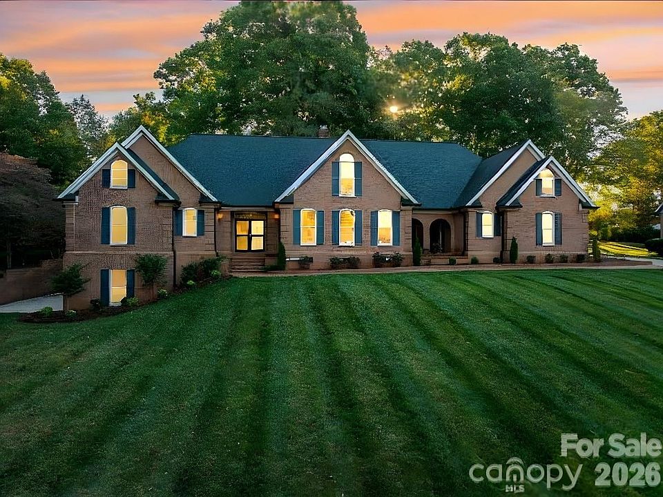 1st image of 208 Hollow Rd