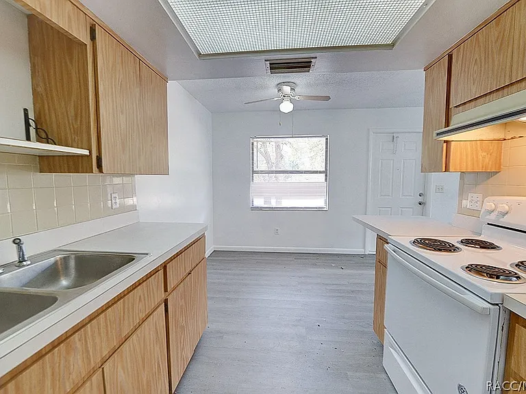 512 Long Ave #B — Photo 10
