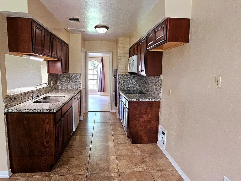 6719 McCullum Rd — Photo 9