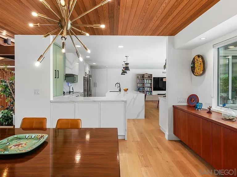 8383 Cliffridge Ln — Photo 8