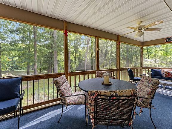 4th image of 9843 Spring Branch Dr