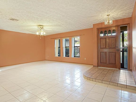 3rd image of 1552 SE Ladner St