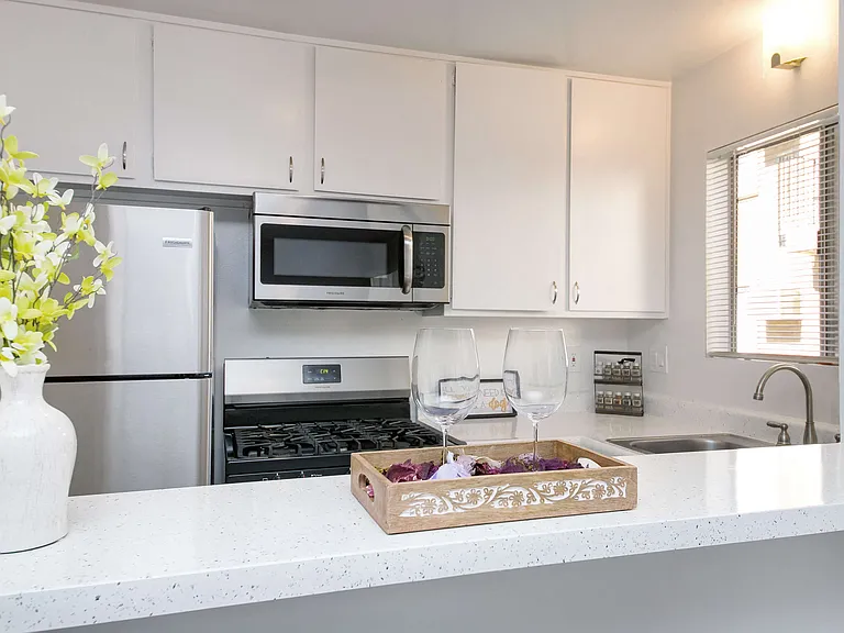 Racquet Club Apartments — Photo 12