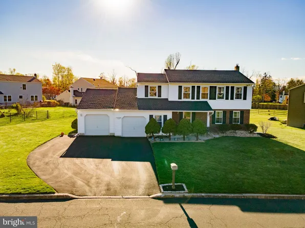 2 Danbridge Dr, Horsham, PA 19044