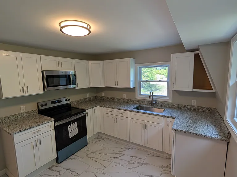 56 Woodstock Ave W #2 — Photo 1