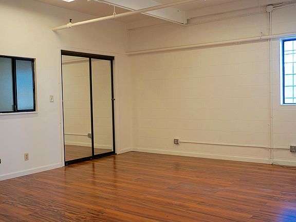 4th image of 1401 Donner Ave Suite 2