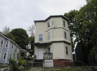 11 Rodney St, Worcester, MA 01605