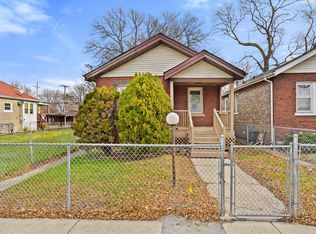 10215 S Bensley Ave, Chicago, IL 60617
