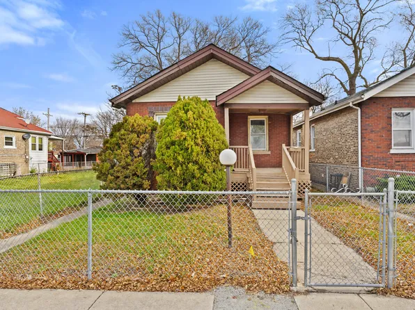 10215 S Bensley Ave, Chicago, IL 60617