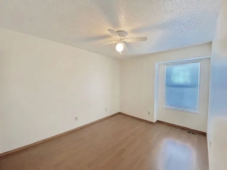8065 Vectra Dr — Photo 40