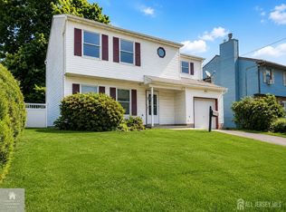 59 E New St, Sewaren, NJ 07077