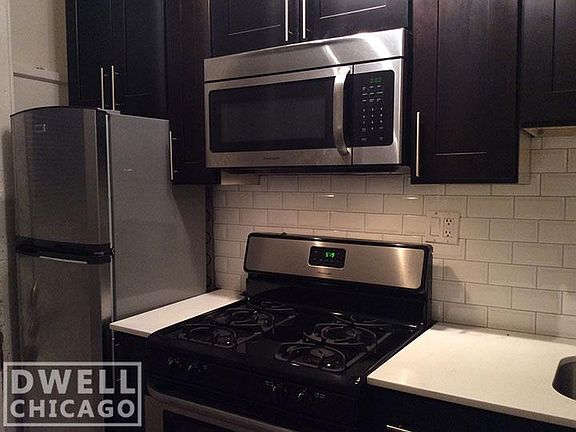 2nd image of 1300 W Touhy Ave