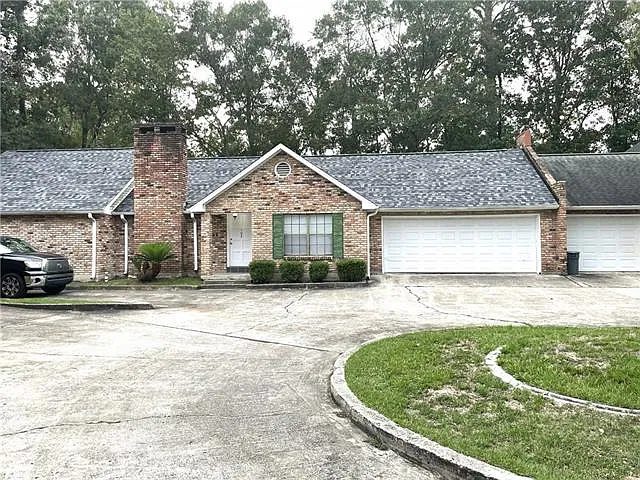 3 bed, 2.5 bath, 1500 sqft, $1,495 — Photo 2